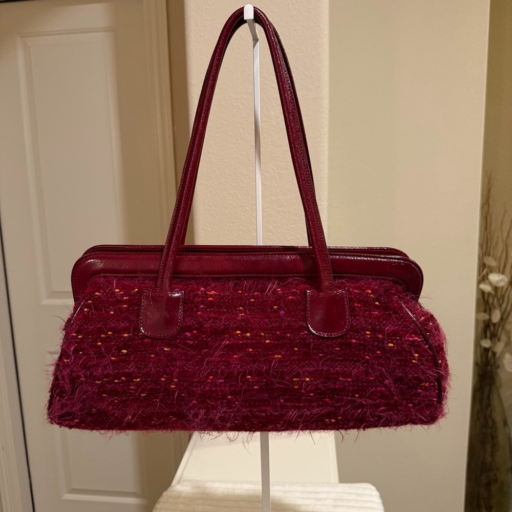 Me Too Y2K fuzzy eyelash burgundy shoulder bag with padlock charm. Vintage